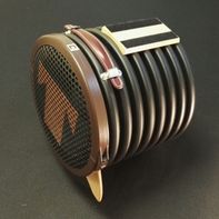 Luidsprekerbox met magneetvoet