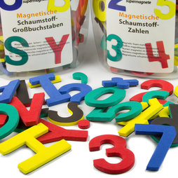 M-38, Cijfers of letters, set met magnetische tekens, van EVA-schuim, 4 kleuren gemengd